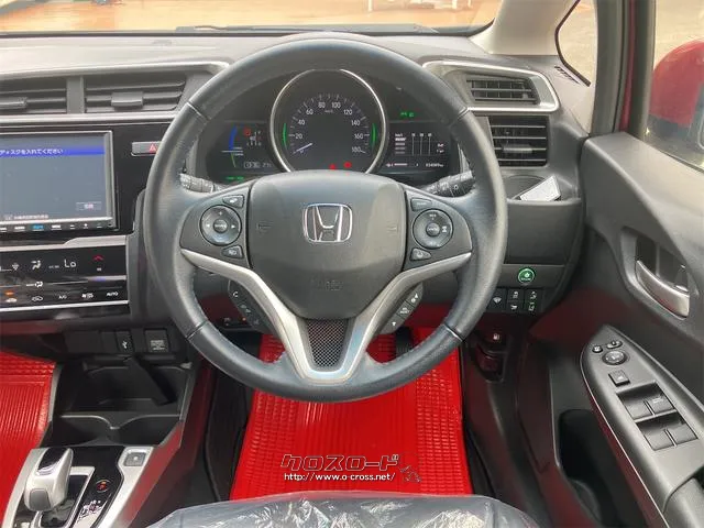 お車の知識がなくても大丈夫です!皆様のご来店をスタッフ一同、心よりお待ちしております。 ホンダ フィットハイブリッド