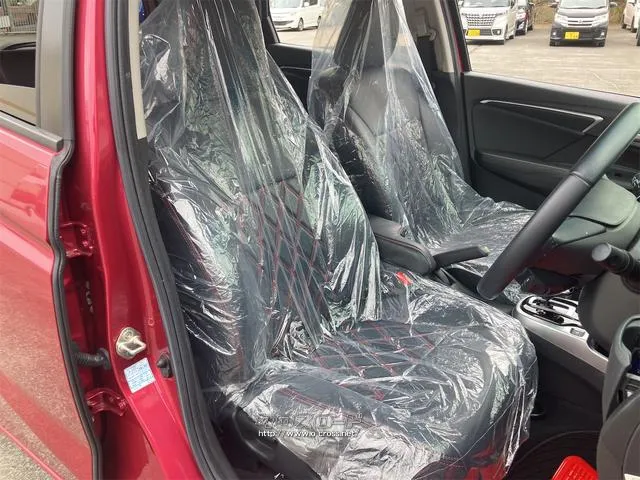 お車の知識がなくても大丈夫です!皆様のご来店をスタッフ一同、心よりお待ちしております。 ホンダ フィットハイブリッド
