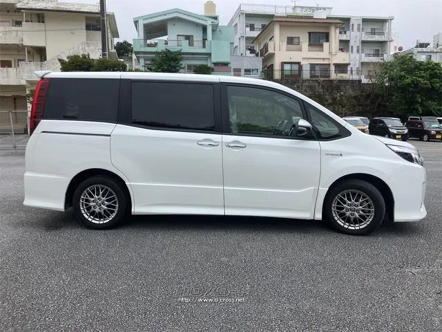 ご覧頂きまして誠に有難うございます!!是非ご来店して頂き、実際にご覧になって頂ければと思います。お客様からのご連絡をスタッフ一同、心よりお待ちしております トヨタ ノア