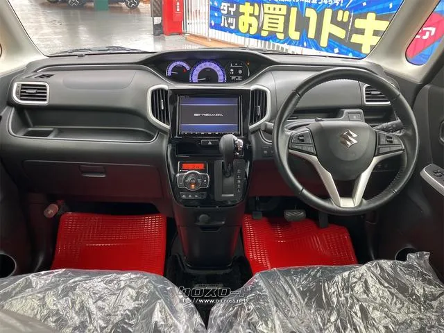 運転者にとっては日々使用することとなる運転席です。運転席が快適だと運転に集中することができますね。 スズキ ソリオ