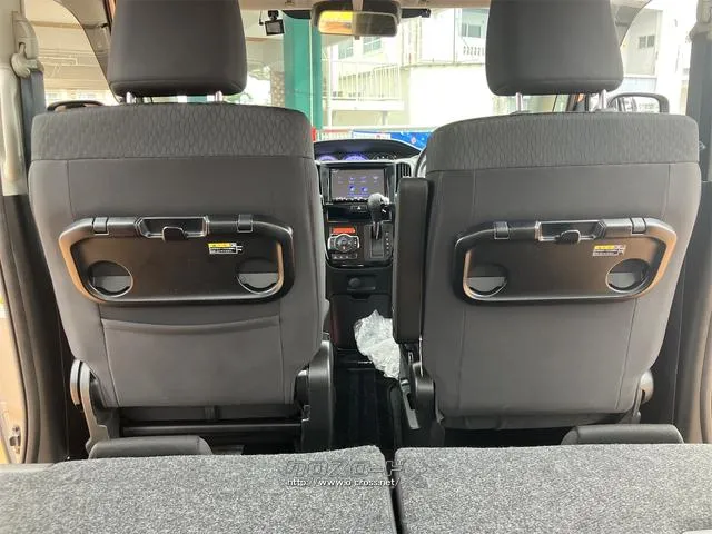 この度は当店のお車をご覧になっていただき、誠にありがとうございます。じっくり現車確認して頂けるよう、ご準備を致します! スズキ ソリオ