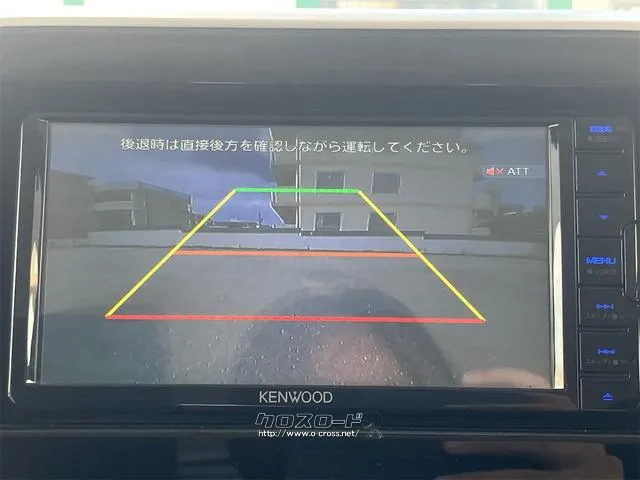 バックカメラも付いています。駐車の時に便利なのはもちろんの事、後方死角にいる子供たちに気が付くことができるので安心安全ですね スズキ スペーシア