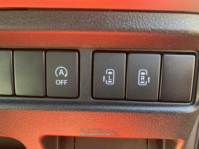 両側電動スライドドア装備!運転席よりボタン一つで開閉可能でございます。 スズキ スペーシア