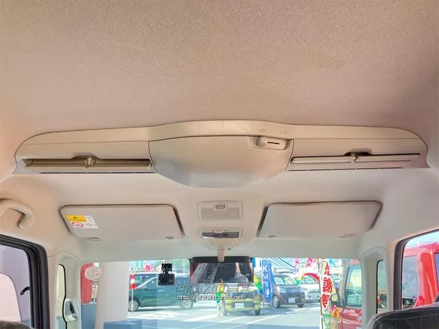この度は当店のお車をご覧になっていただき、誠にありがとうございます。ぜひじっくりとご検討下さい。気軽にお問合せ・お見積りお待ちしております。 スズキ スペーシア