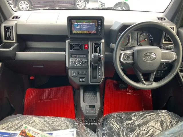 毎回座るフロントシート。運転席は必ず使用する部分ですので、座り心地が重要です! ダイハツ タフト