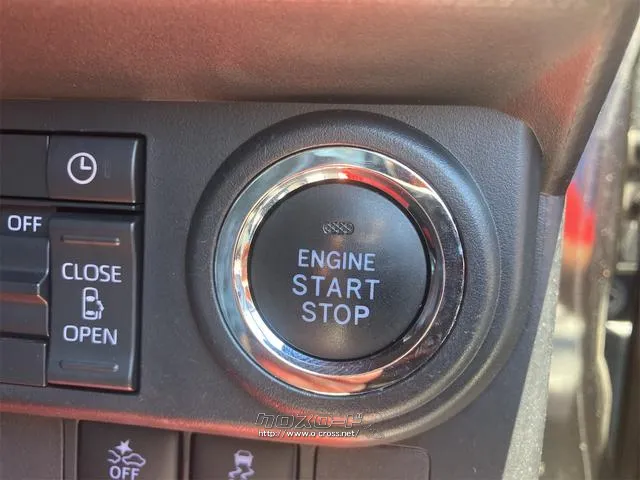 キーを携帯しているだけで、エンジンの始動が可能な装備です。プッシュスタートですの トヨタ ルーミー