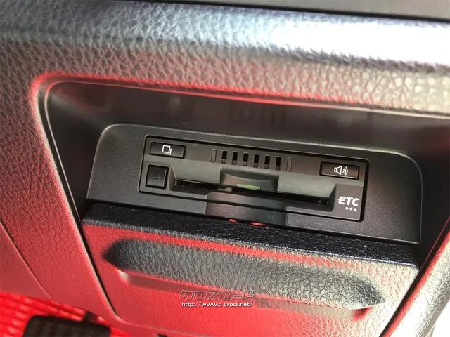 今では必需品のETCも付いております。高速道路での出入りもスムーズ。渋滞緩和にもなりエコにも繋がります。 トヨタ ヴォクシー