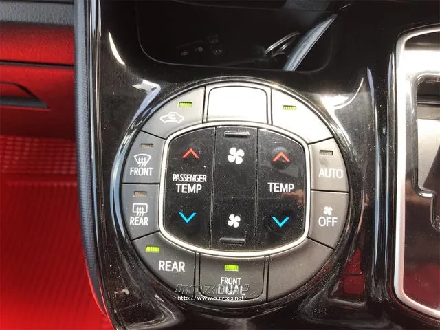 まずは気軽にお問合せ・お見積りお待ちしております。じっくり現車確認して頂けるよう、ご準備を致します! トヨタ ヴォクシー