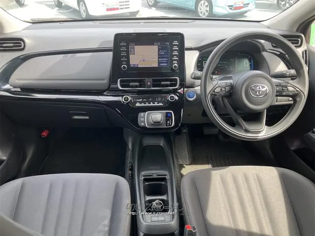 車を運転する際には運転席の存在は欠かせません。なのでしっかりとチェックしたいポイントですね。 トヨタ アクア