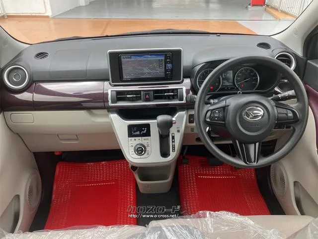 車を運転する際には運転席の存在は欠かせません。なのでしっかりとチェックしたいポイントですね。 ダイハツ キャスト