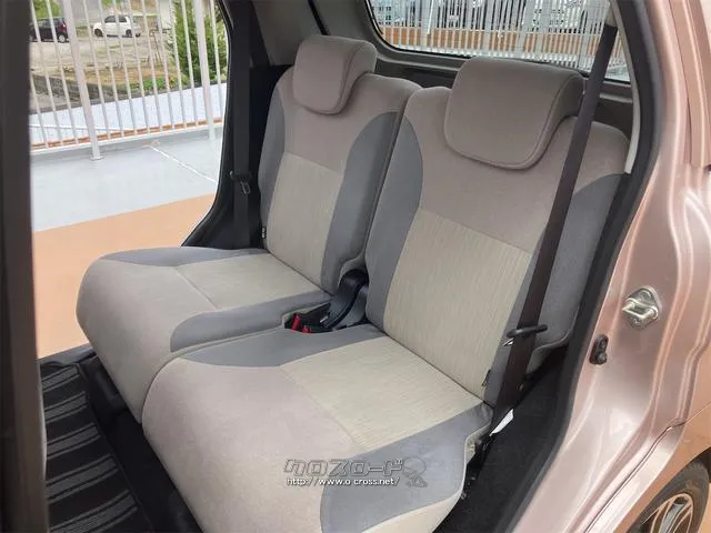 是非一度、実車を御覧ください。 ダイハツ キャスト