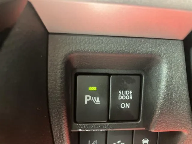 接触を未然に防ぐ、クリアランスソナー搭載です。車を守るためには必須のアイテムですね。 スズキ スペーシア