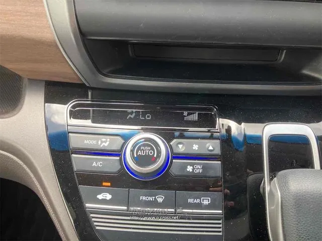 気温に合わせて直感的に操作することで、車内をいつでも快適に保てます。 ホンダ フリード