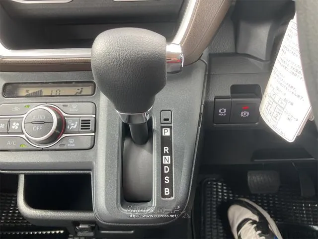 発進時や後退時に必ず操作するレバーです。操作のしやすさが肝になってきます。ぜひ一度体感してください。 ダイハツ ムーヴ