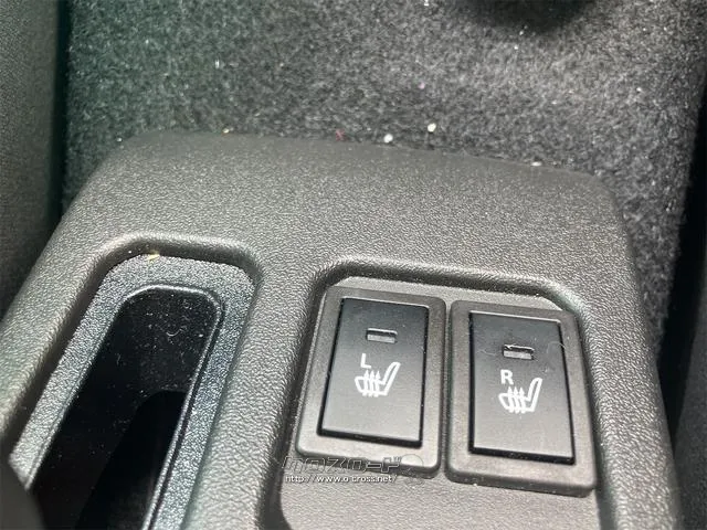 この度は当店のお車をご覧になっていただき、誠にありがとうございます。ぜひじっくりとご検討下さい。気軽にお問合せ・お見積りお待ちしております。 スズキ ジムニーノマド