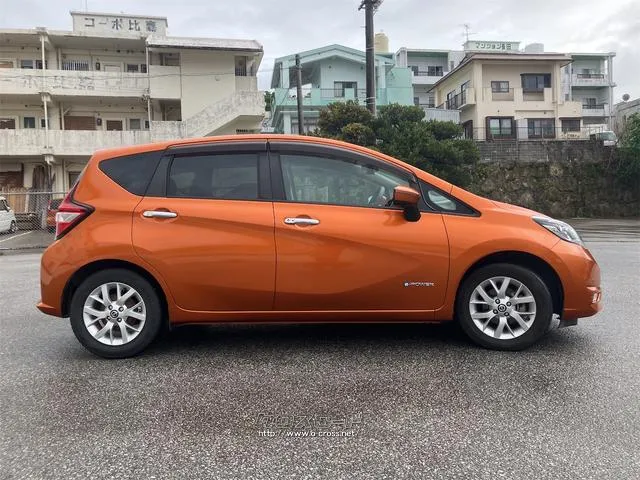 お車の知識がなくても大丈夫です!皆様のご来店をスタッフ一同、心よりお待ちしております。 日産 ノート