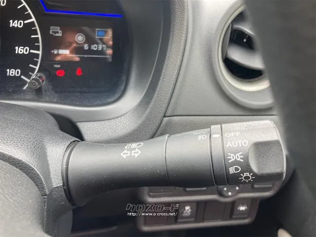オートライトは、付け忘れや消し忘れを防ぐことができます。高速道路などのトンネルなどにも役立ちます。 日産 ノート