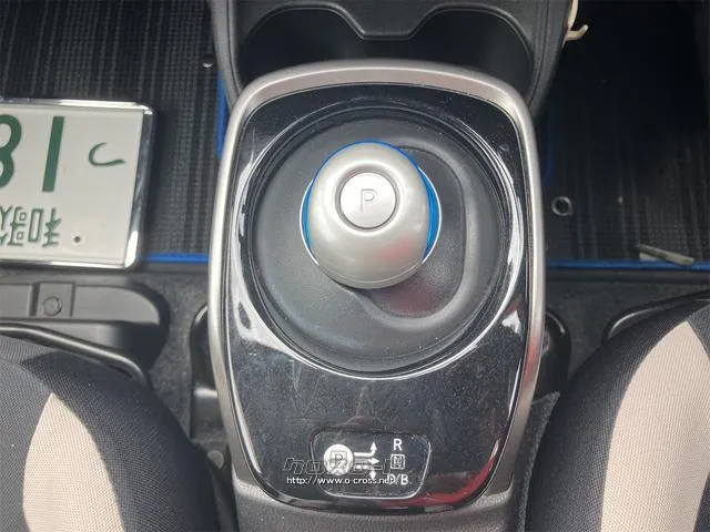 シフトレバー。ぜひ一度お客様の目で確認してください。 日産 ノート