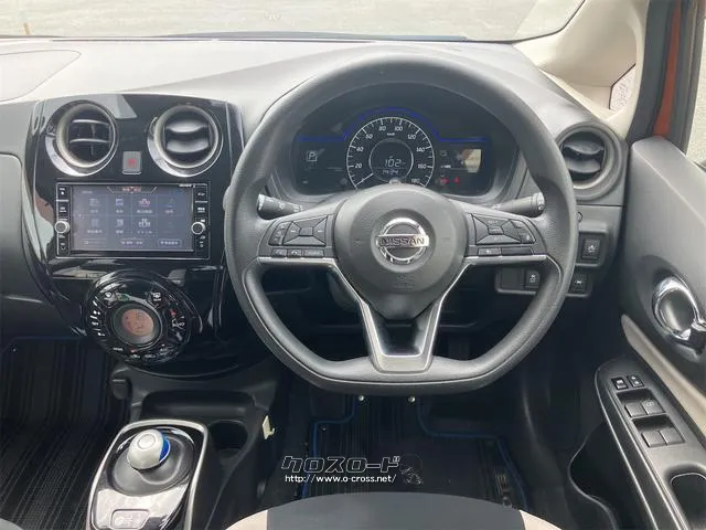 ハンドルの状態が悪いと運転に集中できませんよね。こちらの車、お気軽にお問い合わせください。 日産 ノート