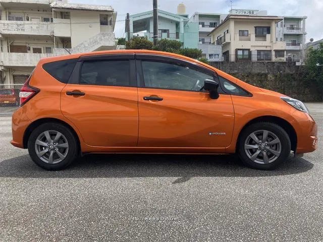 ご覧頂きまして誠に有難うございます!!是非ご来店して頂き、実際にご覧になって頂ければと思います。お客様からのご連絡をスタッフ一同、心よりお待ちしております 日産 ノート