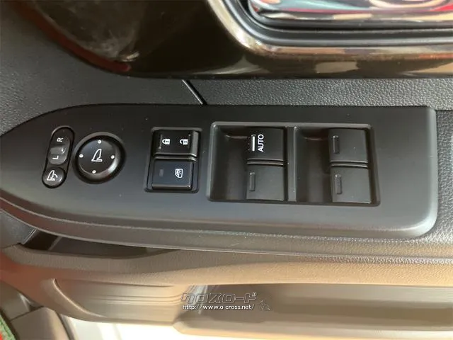 パワーウィンドウ付き☆運転席で全部の窓を開閉することが可能!!快適にドライブをお楽しみいただけます☆ ホンダ N-BOX