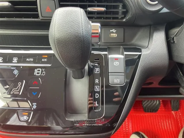 シフトレバー。ぜひ一度お客様の目で確認してください。 日産 デイズ