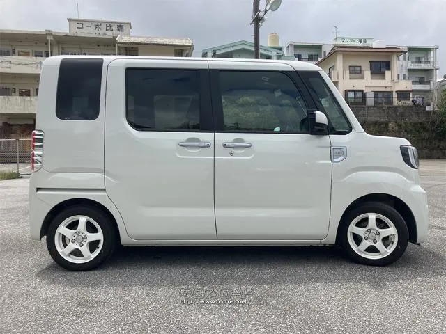 お車の知識がなくても大丈夫です!お気軽にご質問下さい!あなたのお探しの1台がここにあります! トヨタ ピクシスメガ