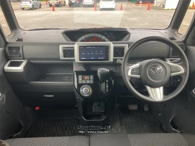 運転者にとっては日々使用することとなる運転席です。運転席が快適だと運転に集中することができますね。 トヨタ ピクシスメガ