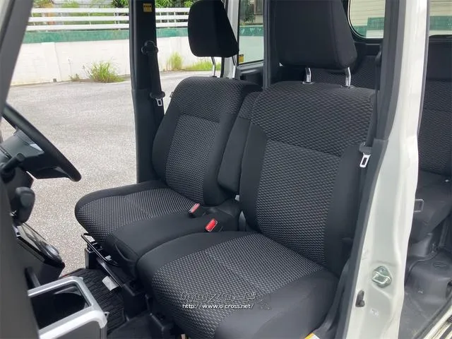 お車の知識がなくても大丈夫です!お気軽にご質問下さい!あなたのお探しの1台がここにあります! トヨタ ピクシスメガ