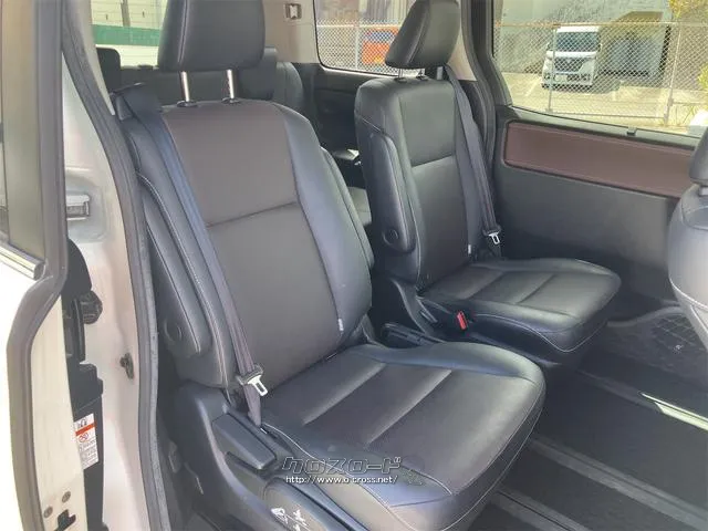 お車の知識がなくても大丈夫です!皆様のご来店をスタッフ一同、心よりお待ちしております。 トヨタ エスクァイア