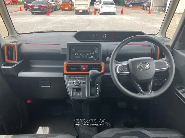 車を運転する際には運転席の存在は欠かせません。なのでしっかりとチェックしたいポイントですね。 ダイハツ タント