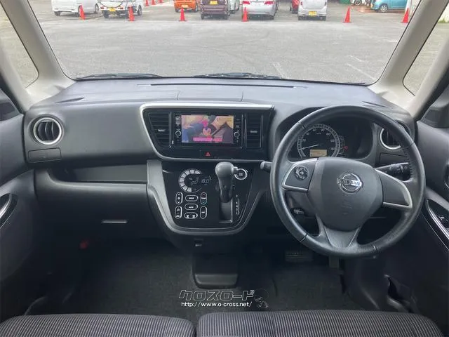 毎回座るフロントシート。運転席は必ず使用する部分ですので、座り心地が重要です! 日産 デイズルークス
