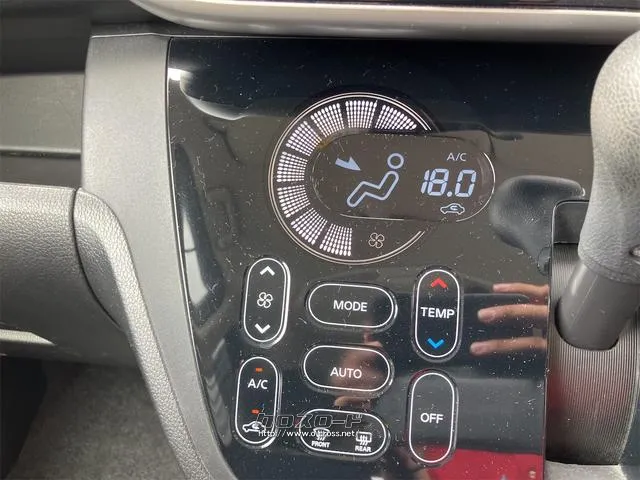 気温に合わせて直感的に操作することで、車内をいつでも快適に保てます。 日産 デイズルークス