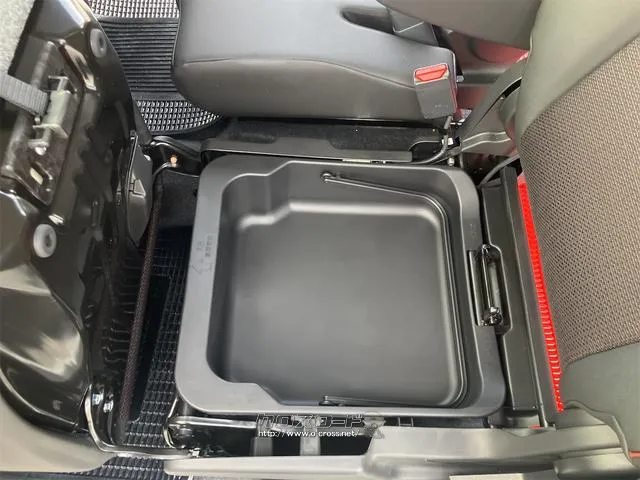 この度は当店のお車をご覧になっていただき、誠にありがとうございます。ぜひじっくりとご検討下さい。気軽にお問合せ・お見積りお待ちしております。 スズキ スペーシア