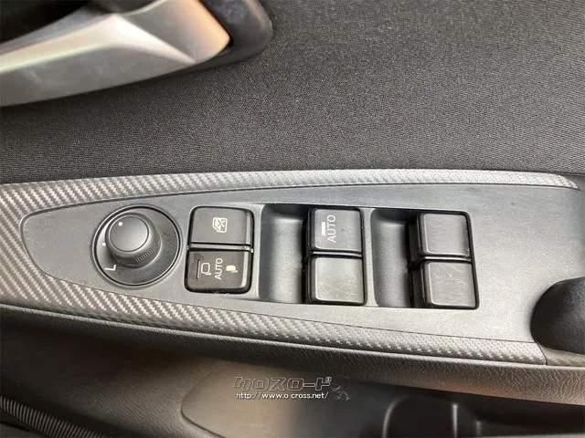 パワーウィンドウのスイッチですよ。運転席に居ながら窓を開け閉めのコントロールできますよ。 マツダ デミオ