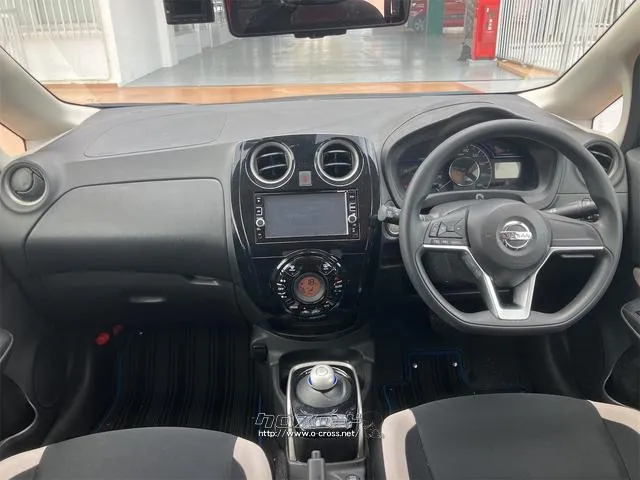 運転者にとっては日々使用することとなる運転席です。運転席が快適だと運転に集中することができますね。 日産 ノート