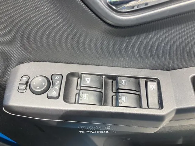 パワーウィンドウのスイッチですよ。運転席に居ながら窓を開け閉めのコントロールできますよ。 ダイハツ タフト