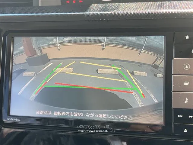 バックカメラ装備。駐車が苦手な方には欠かせません。 ダイハツ トール