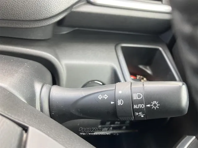 オートライトは、付け忘れや消し忘れを防ぐことができます。高速道路などのトンネルなどにも役立ちます。 三菱 デリカD:2