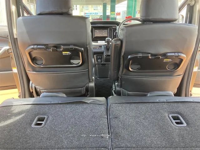 是非一度、実車を御覧ください。 三菱 デリカD:2