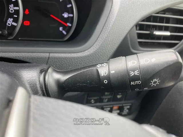 オートライト機能付きなのでつけ忘れや消し忘れの心配もありません。 トヨタ ノア