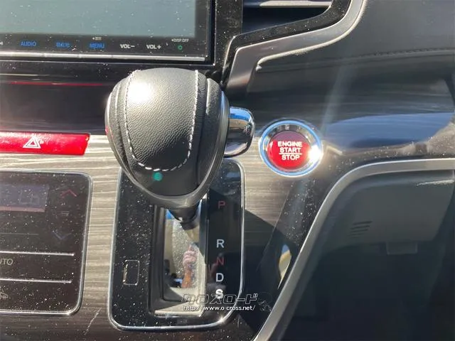 必ず使用するシフトレバー。確りと確認したいですね。 ホンダ オデッセイ