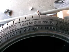 タイヤ 17インチ　コンチネンタル　コンタクト5　195/45Ｒ17　4本セット、入替バ