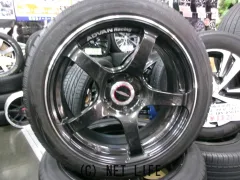 ホイール・タイヤ 17インチ　アドバンレーシングTC4　1775+43　112-5　ブルーアースG