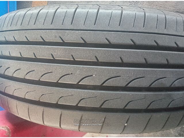 タイヤ ヨコハマ RV02 215/60R17インチ 5分山