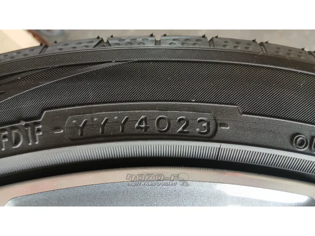 ホイール・タイヤ プリウス純正 19インチ