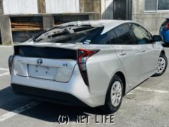 トヨタ プリウス