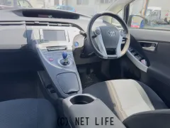 トヨタ プリウス