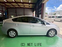 トヨタ プリウス