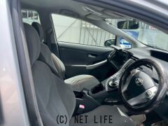 トヨタ プリウス